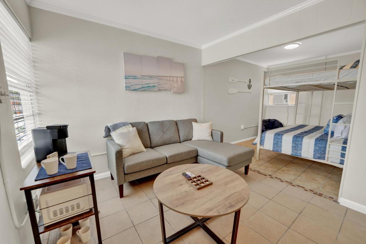 Lower Grand Lagoon Sea Foam Suites מראה חיצוני תמונה