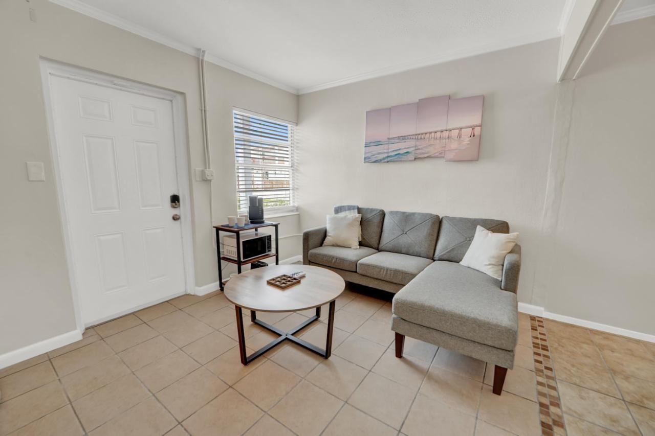 Lower Grand Lagoon Sea Foam Suites מראה חיצוני תמונה