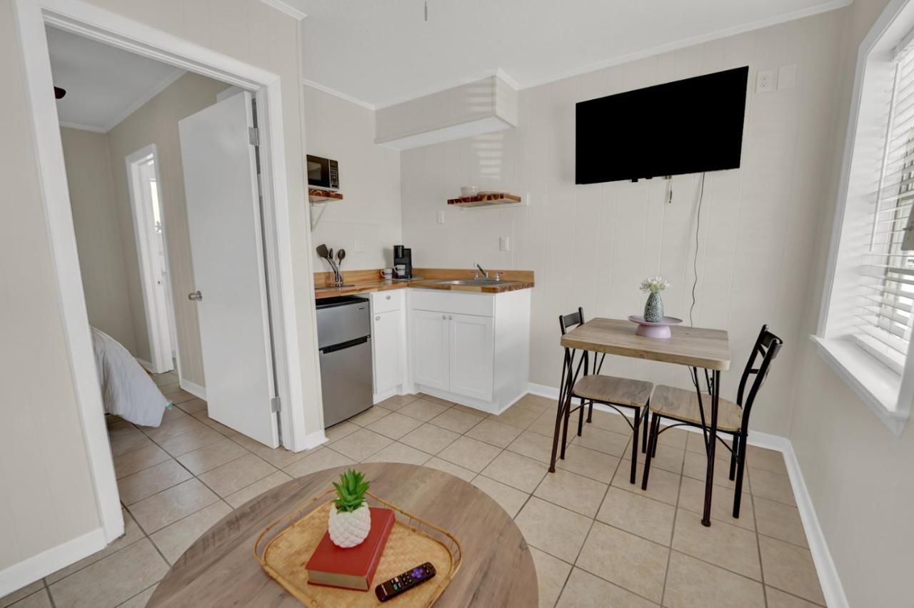 Lower Grand Lagoon Sea Foam Suites מראה חיצוני תמונה